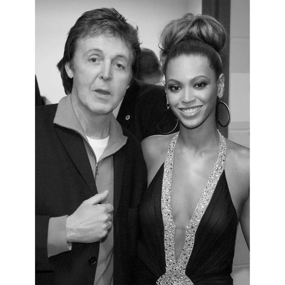 Cover Image for McCartney Praises Beyonce's Version of Blackbird