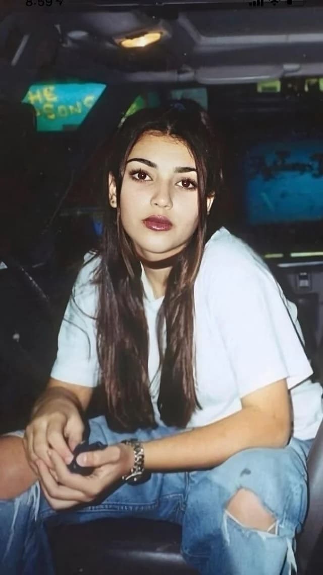 Cover Image for Kim Kardashian looking cool in 1995